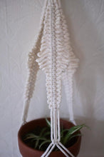 Charger l&#39;image dans la galerie, Suspension Macramé - modèle Fougère
